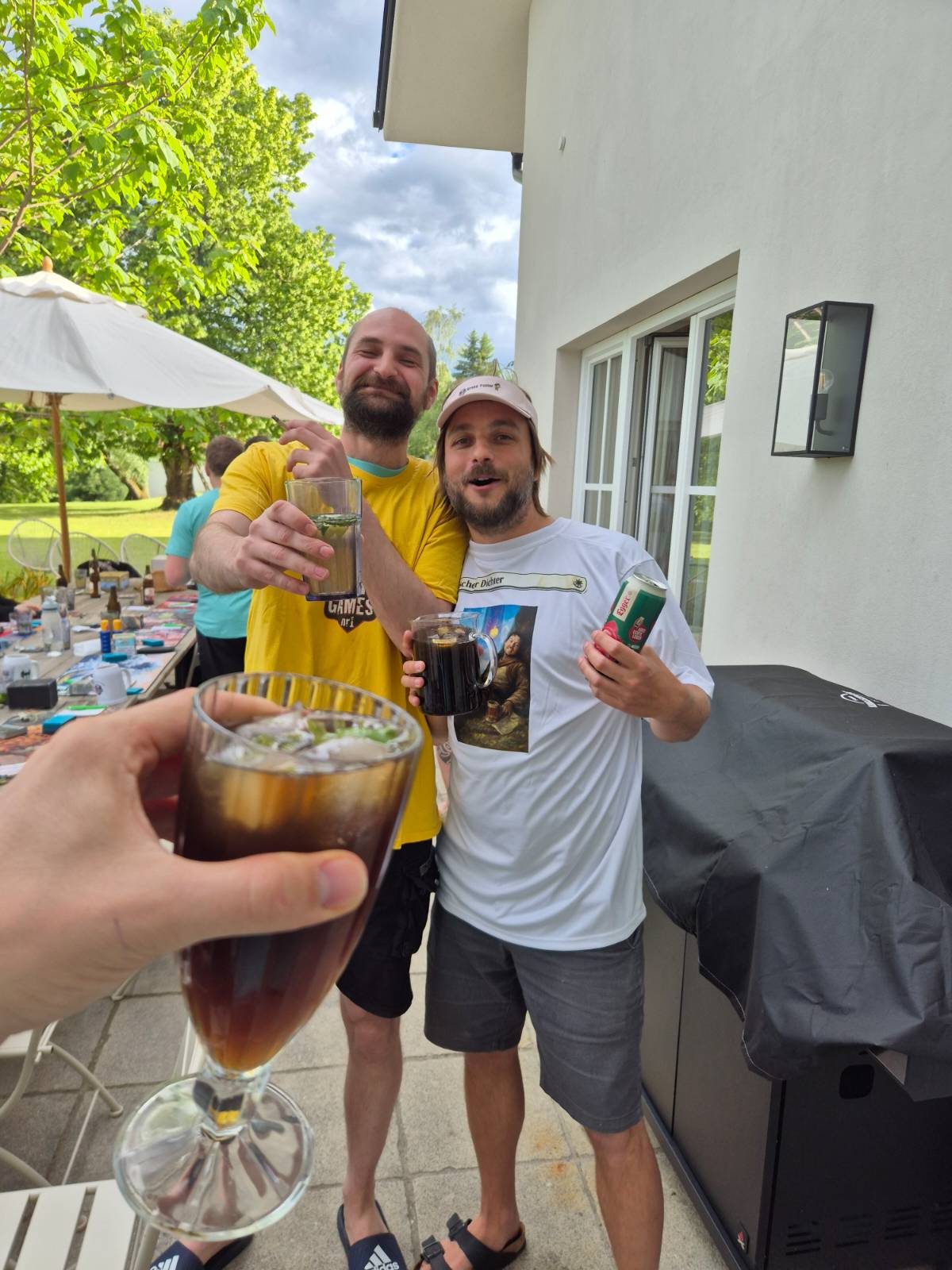 Anstoßen auf fünf Tage Magic