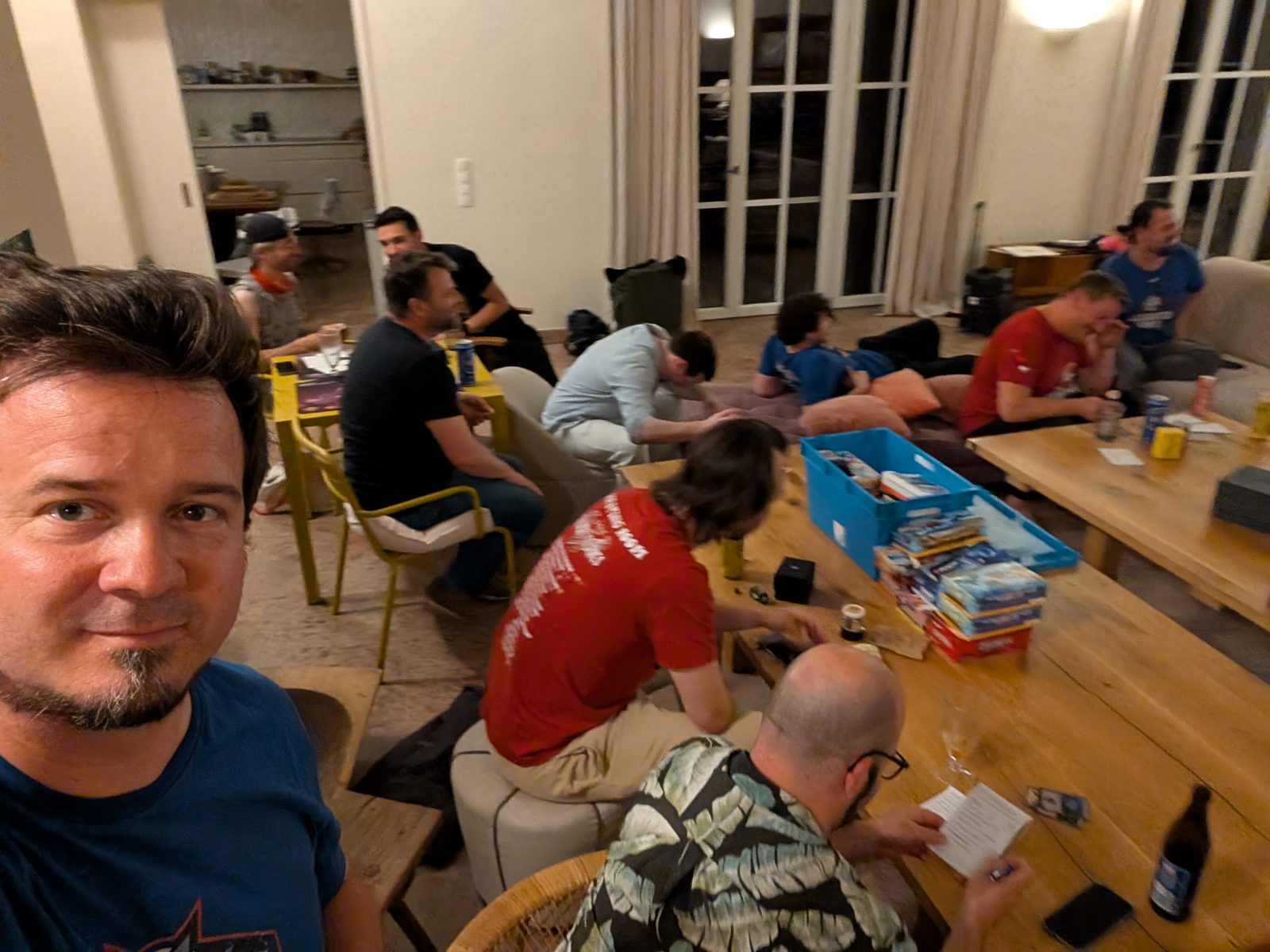 Konzentration im Hintergrund, gute Laune im Vordergrund